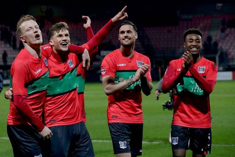 是斯图加特, 场比赛有, 突破后的射